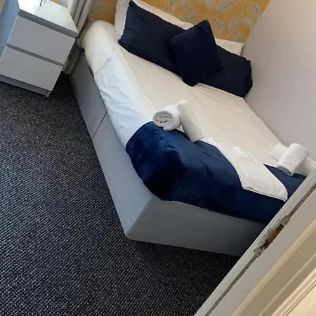 Malone Serviced Apartments Belfast Exterior photo